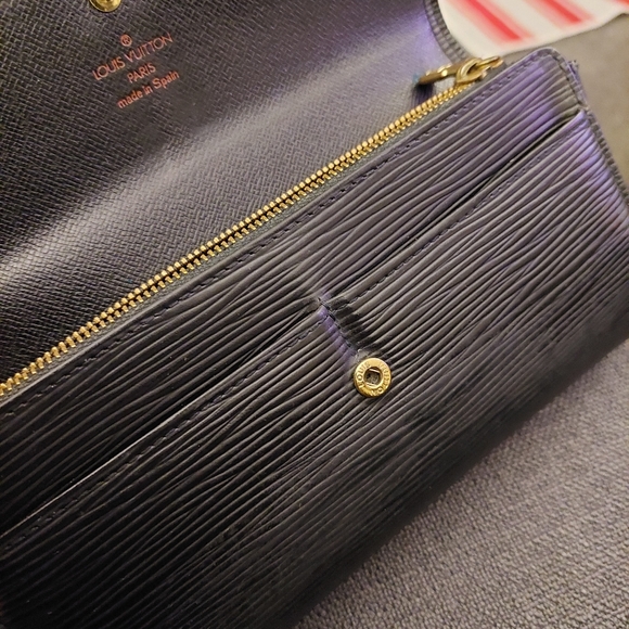 Louis Vuitton Black Epi Leather Wallet Very Good Preloved Condition - Picture 4 of 11